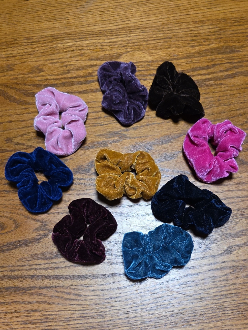 18 Large Velvet Scrunchies - Picture 3 of 3